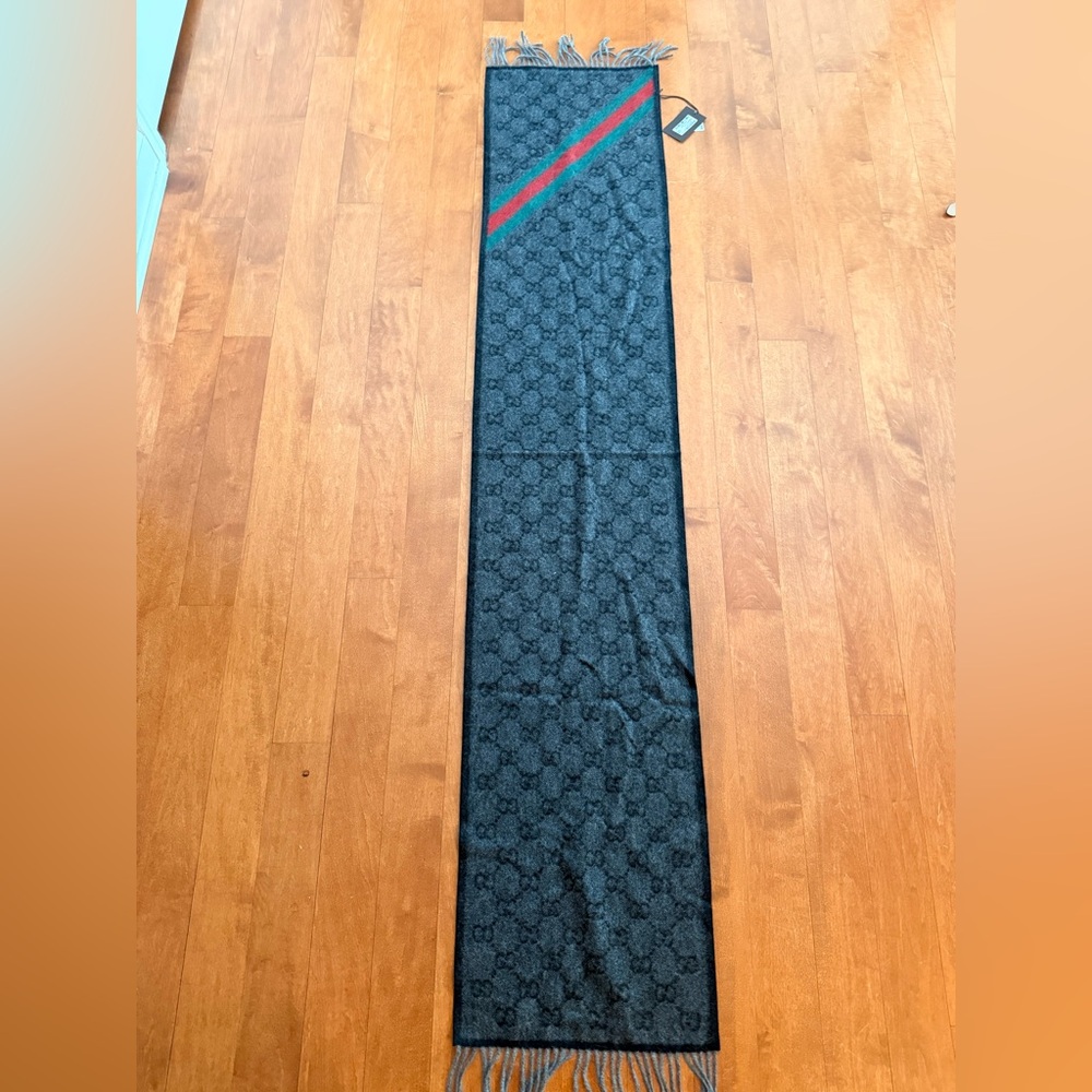 Brand new with tags Gucci scarf